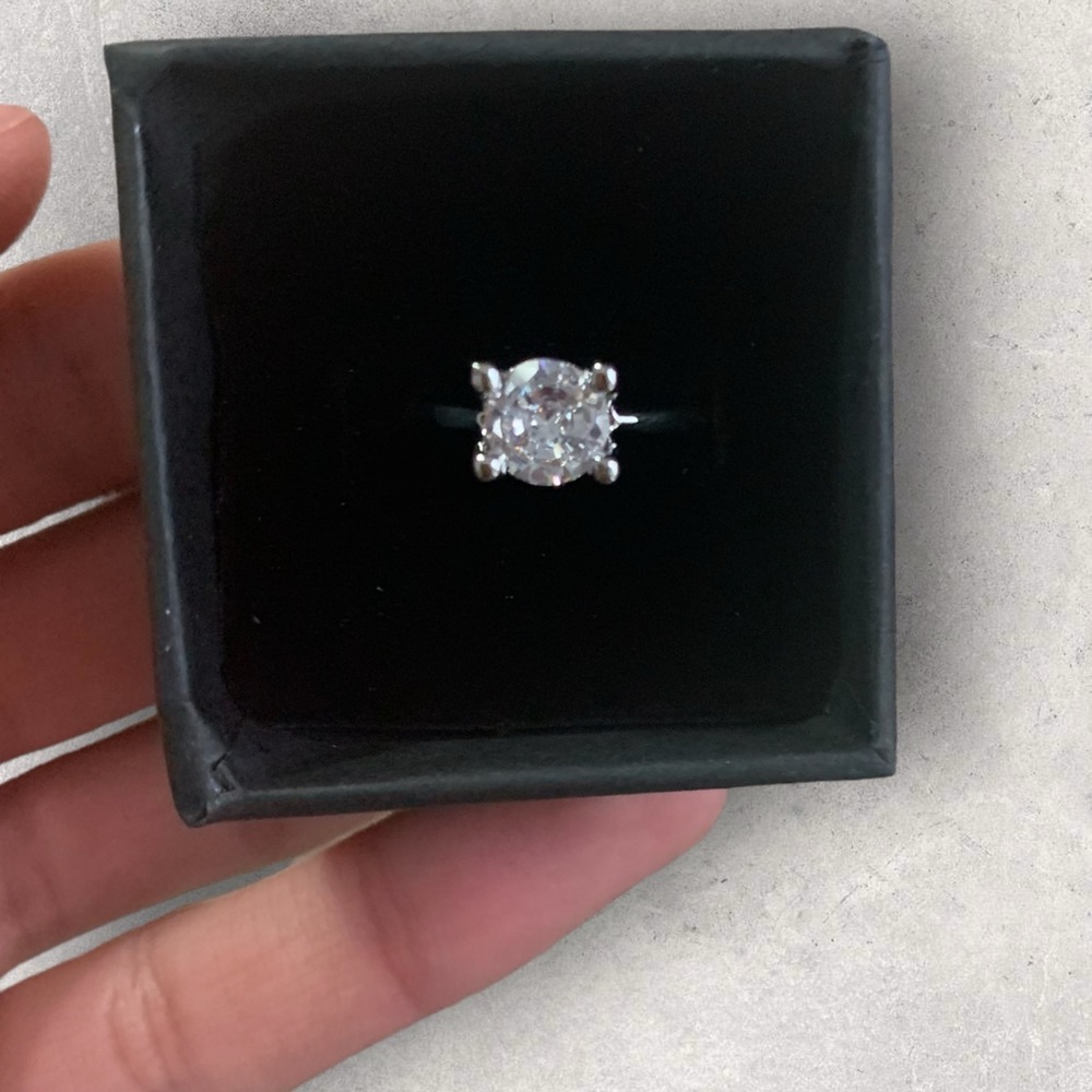 Cute Silver rhinestone ring